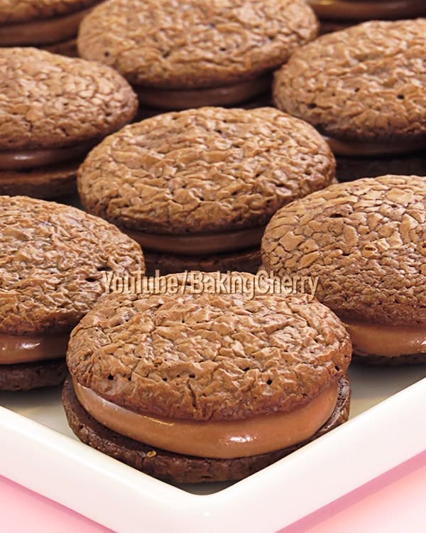 Brownie Bites and Cookie Sandwiches