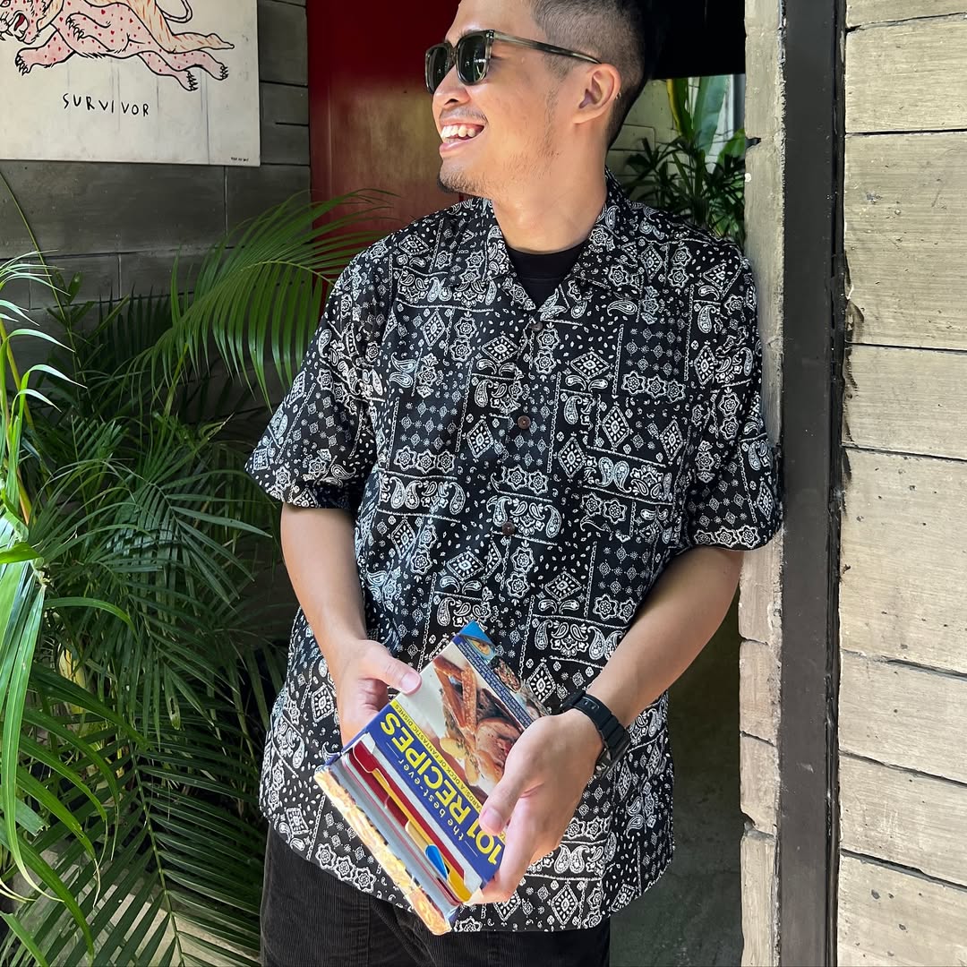 Hawaiian Shirt Look