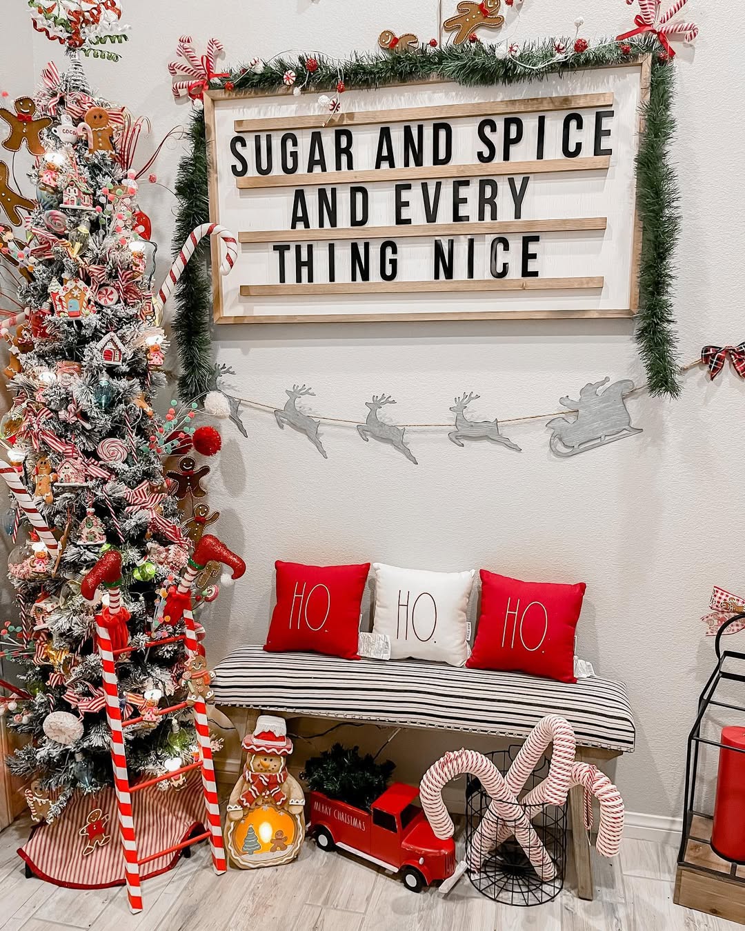 DIY Christmas selfie wall