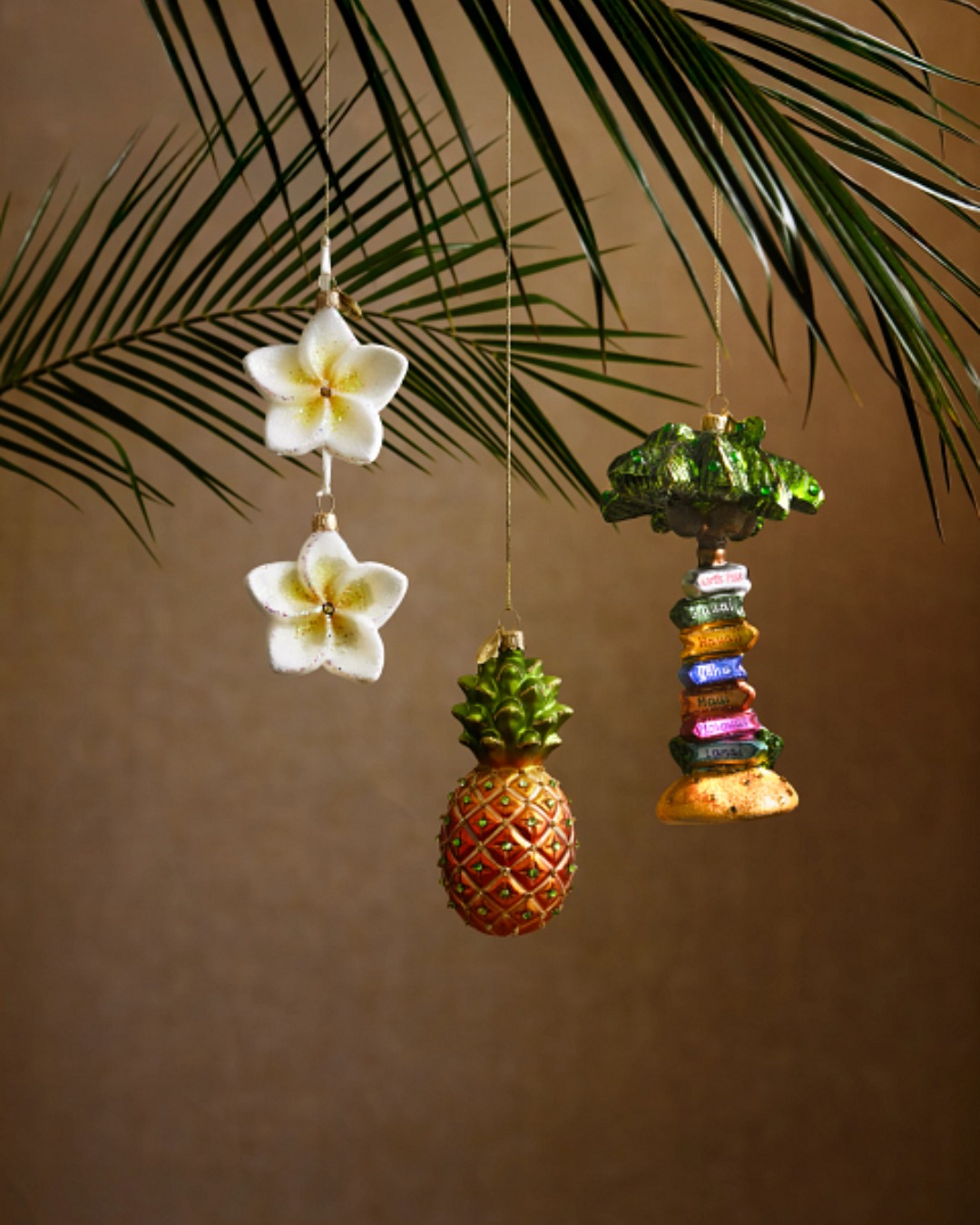 Pineapple-shaped string lights