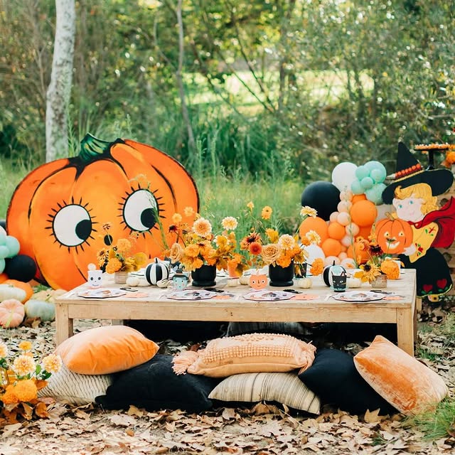 Creative Themes & Décor
